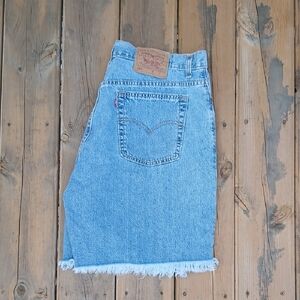 VTG Levis 550 Relaxed Fit Cut Off Shorts